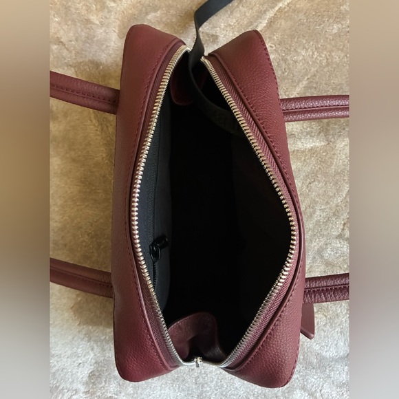 BAGGU Small Recycled Leather Shoulder Bag in Mahogany - Picture 3 of 3